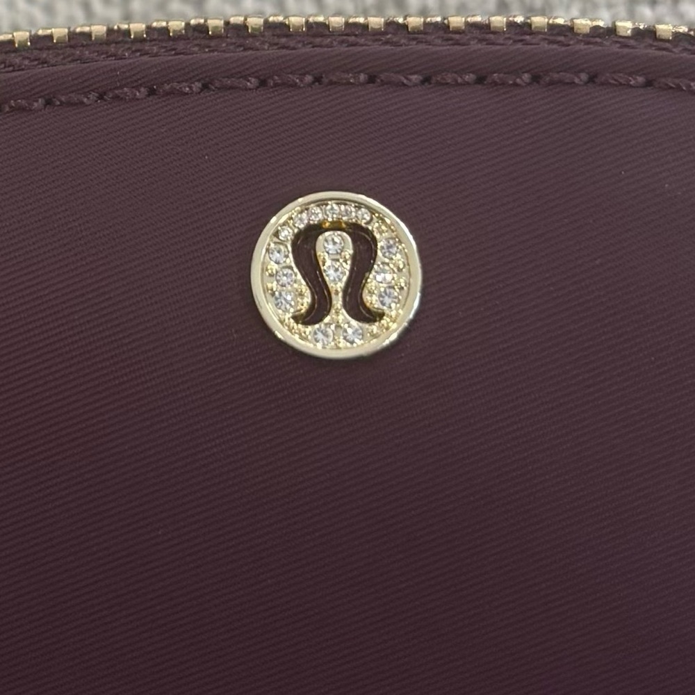 NWT Lululemon Dual Pouch Wristlet *Plush Fleece In Black Plum/Gold - Picture 5 of 8